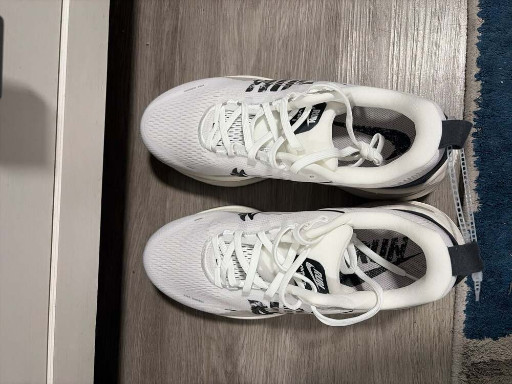 Nike Air Zoom Vomero 18 White Black "RUN" Graphic Running Shoes - Picture 4 of 9